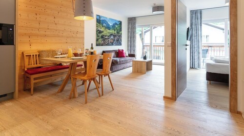 Schöne Wohnung mit privater Sauna und Balkon