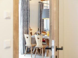 Dining - Cosy apartment with a private sauna (Haus im Ennstal)
