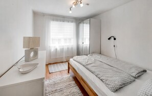 3 bedrooms, free WiFi, bed sheets