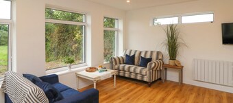 THE FARM COTTAGE, family friendly in Athy, County Kildare