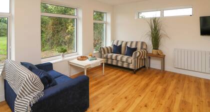 THE FARM COTTAGE, family friendly in Athy, County Kildare