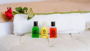 Family Quadruple Room, Hill View | Bathroom