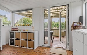 Interior - 2 bedroom amazing home in Stege (Stege)