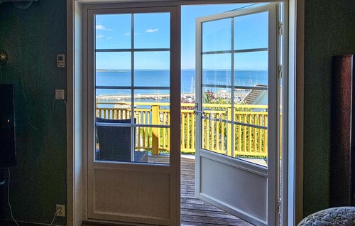 Nice home in åsgårdstrand