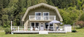 Mt Rainier,BestHome to stay!4Bedroom_2Bath_Sleeps10,AC,Hot tub,Car,RV parking,