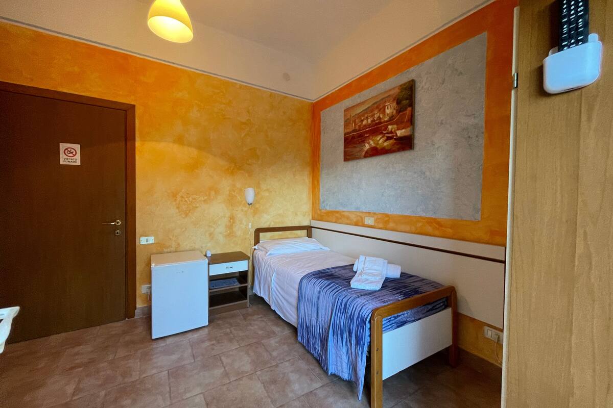 Classic Single Room | 1 bedroom, desk, laptop workspace, free WiFi