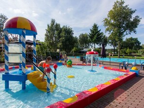 Pool - Nice Chalet With Dishwasher, on the Veluwe (Otterlo)