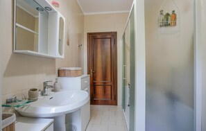 Douche, sèche-cheveux