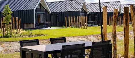 House | Outdoor dining