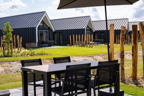 House | Outdoor dining