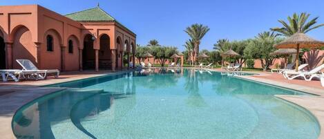 Indoor pool, outdoor pool
