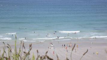Una spiaggia nelle vicinanze