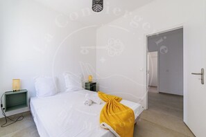 4 Schlafzimmer, Bügeleisen/Bügelbrett, Reisekinderbett, WLAN