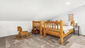 2 camere, una scrivania, ferro/asse da stiro, Wi-Fi gratuito