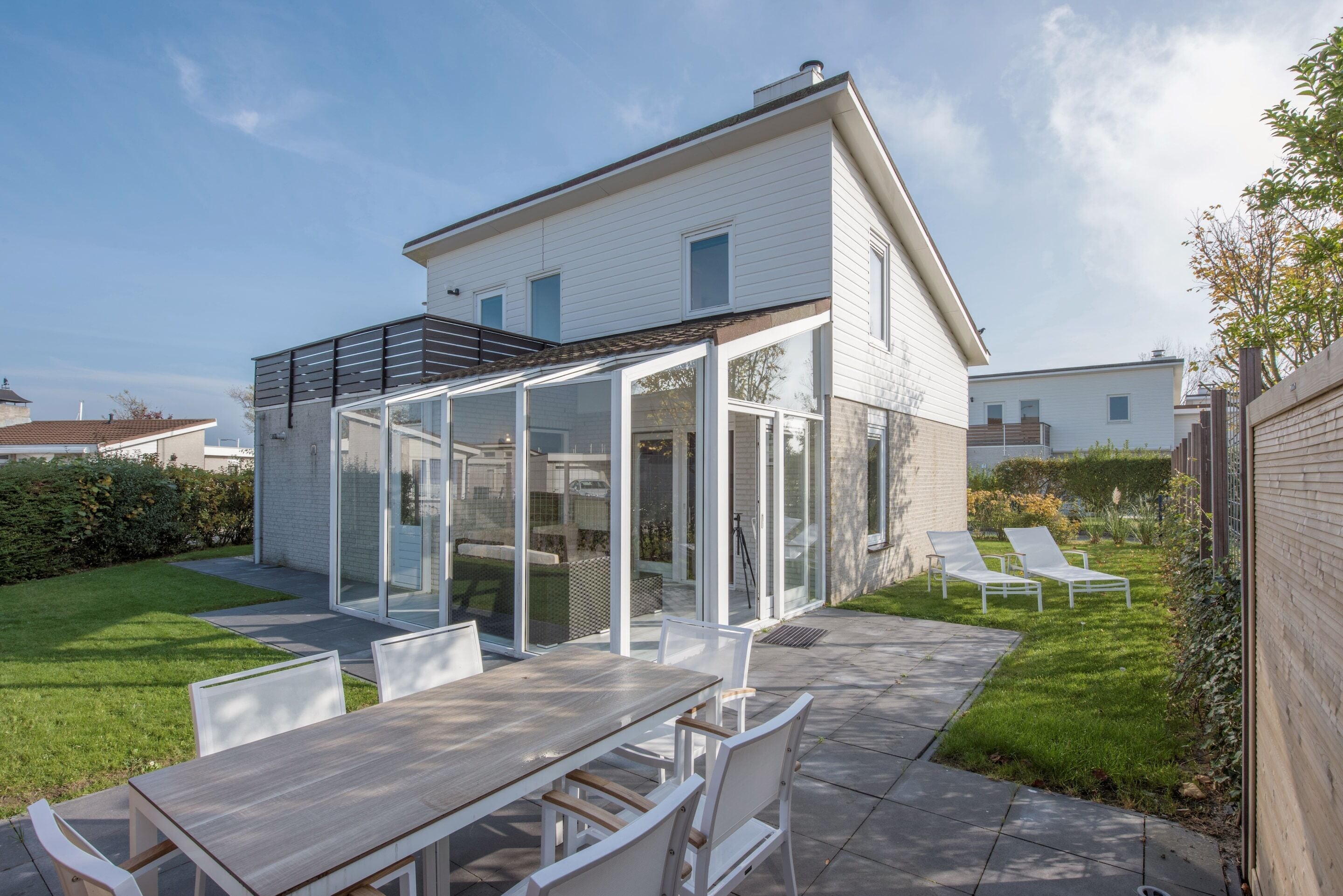 House | Outdoor dining