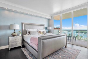 1 bedroom, iron/ironing board, travel cot, WiFi - MVR - Elevate Your Stay with Panoramic Bay Views (Miami)