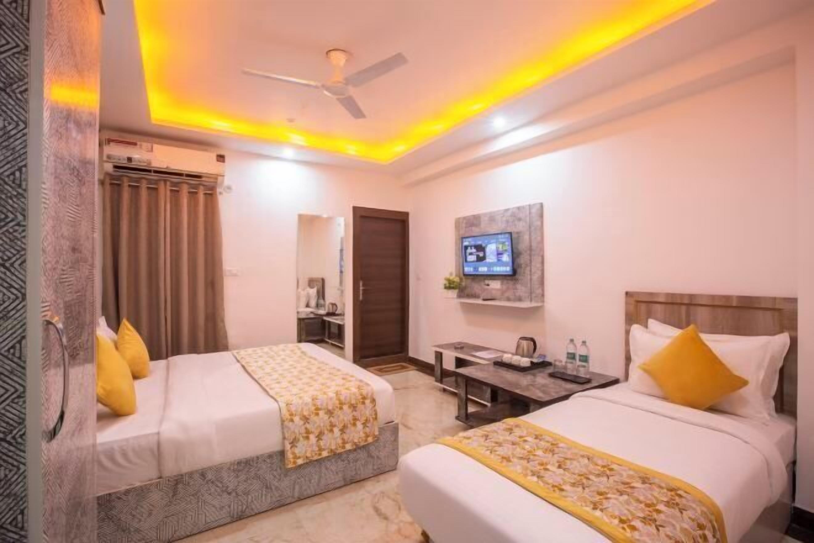 In-room safe, desk, laptop workspace, soundproofing