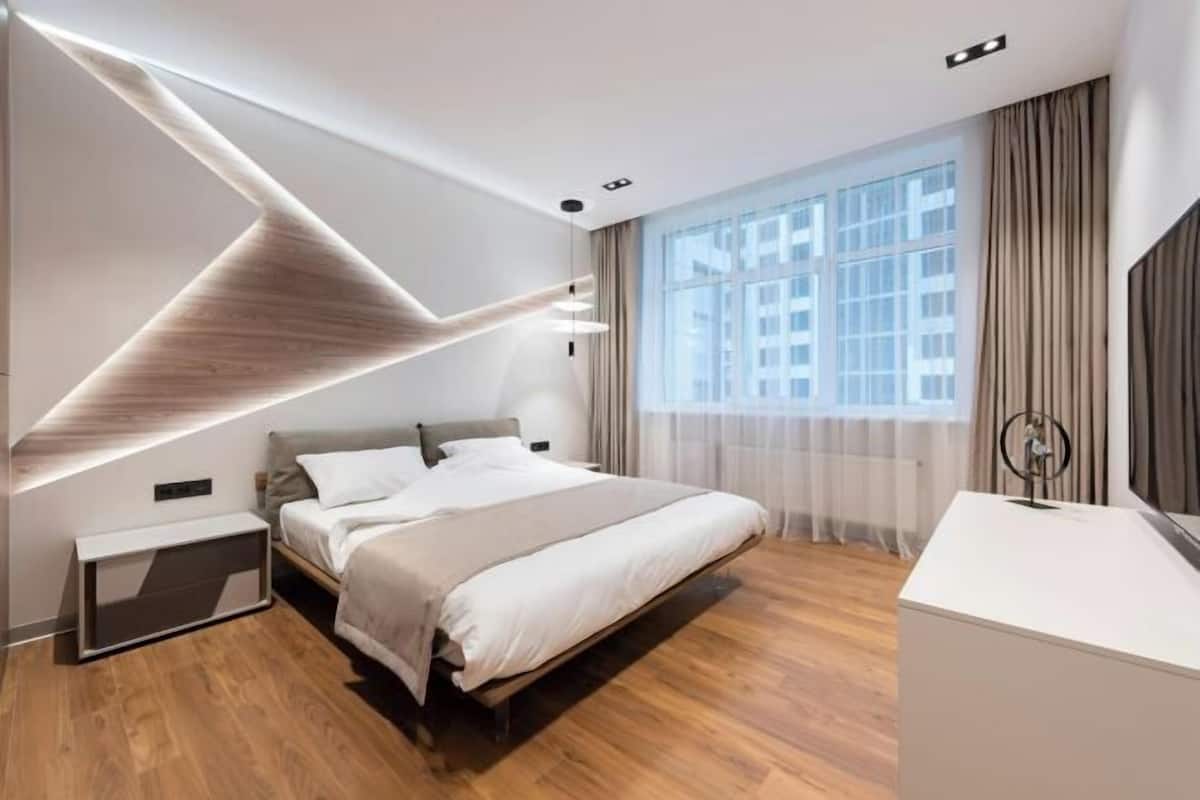 In-room safe, desk, laptop workspace, soundproofing