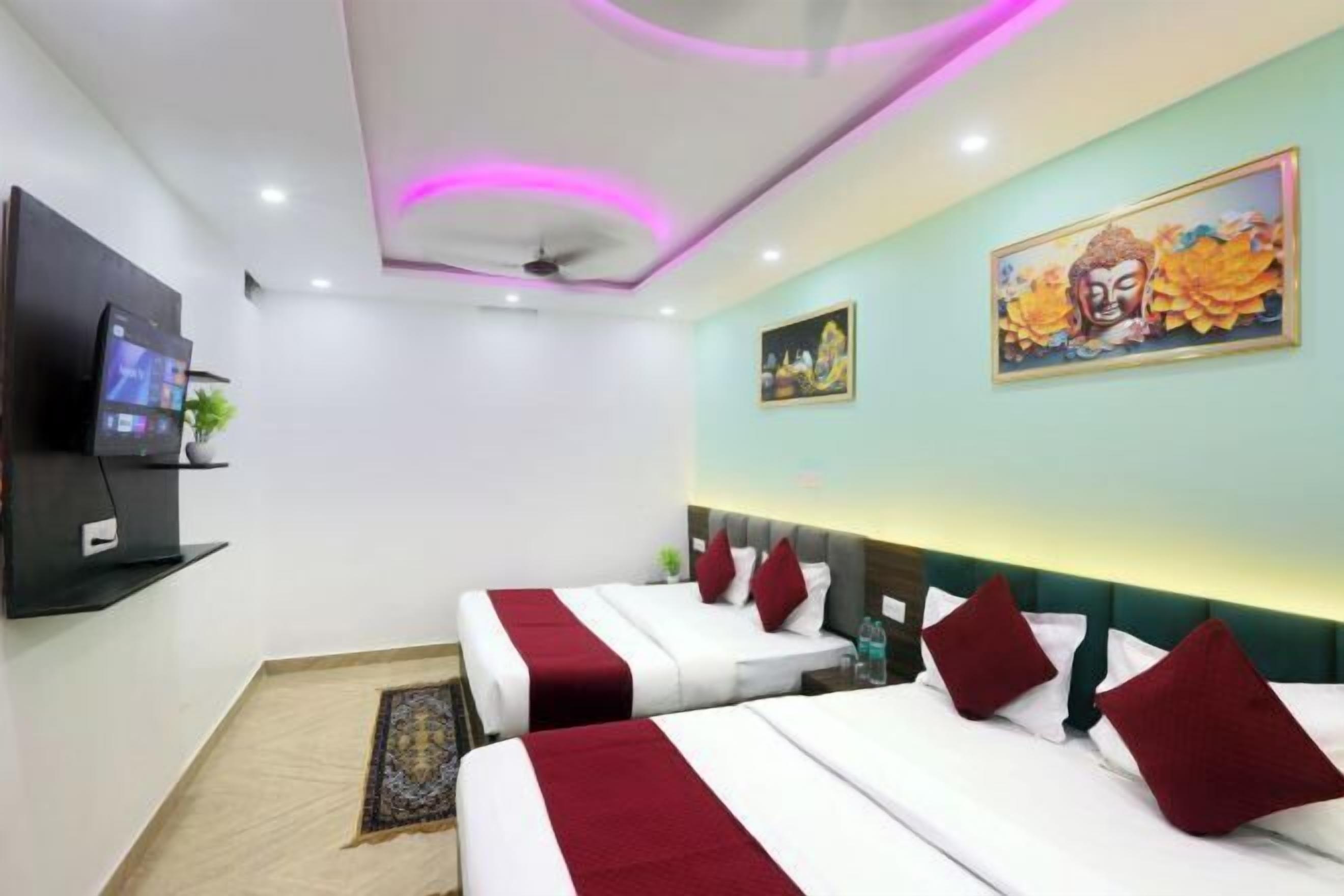 In-room safe, desk, laptop workspace, soundproofing