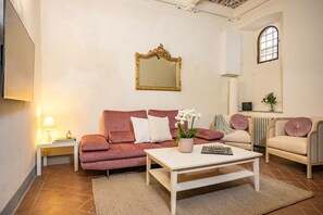 Living area - Beautiful apartment for 8 people with WIFI, balcony and pets allowed (Cortona)