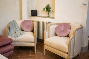 Interior - Beautiful apartment for 8 people with WIFI, balcony and pets allowed (Cortona)
