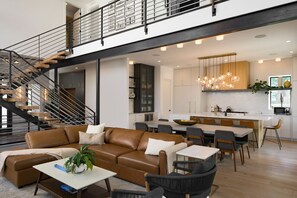 Smart TV, fireplace, books, stereo