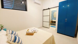 2 slaapkamers, een strijkplank/strijkijzer, gratis wifi, beddengoed