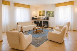 Smart-TV, Kamin, DVD-Player, Tischtennisplatte