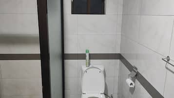 Handtücher, Seife, Shampoo, Toilettenpapier