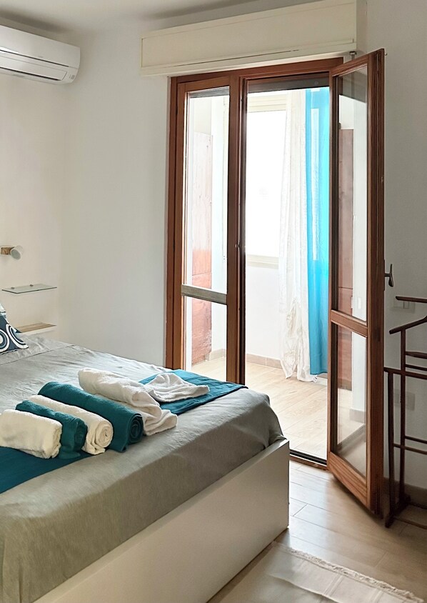 1 bedroom, iron/ironing board, WiFi, bed sheets - Newly renovated apartment, near the sea at Poetto, Chia, Villasimius (Selargius)