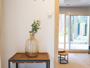 Living room - Nice Chalet With Dishwasher 16 km From Maastricht (Zutendaal)