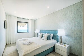 1 chambre, coffres-forts dans les chambres, fer et planche à repasser