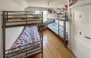 4 bedrooms, free WiFi