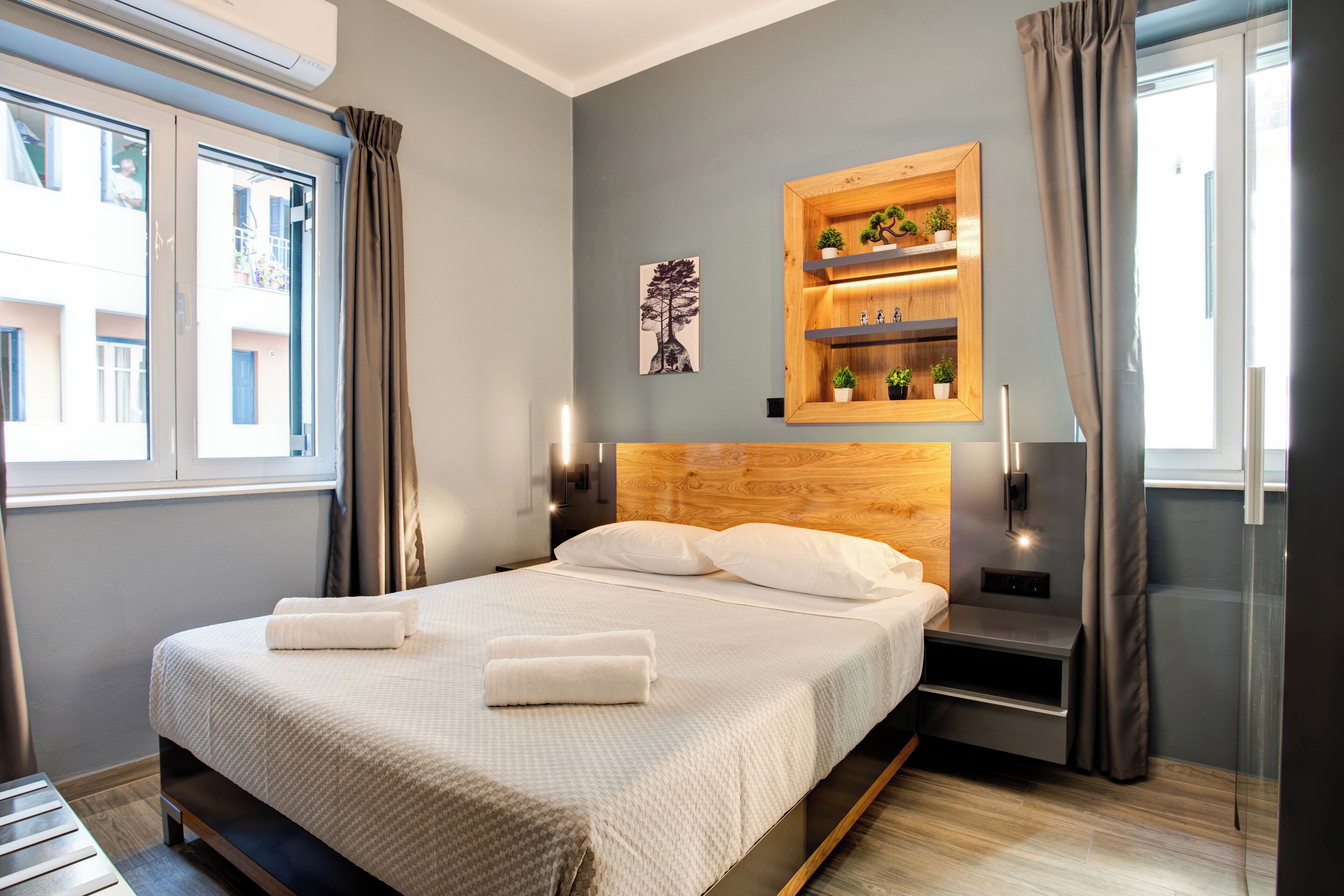 Superior Apartment 1 | セーフティボックス (室内)、遮光カーテン、防音設備、アイロン / アイロン台