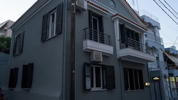 Mặt tiền nơi lưu trú