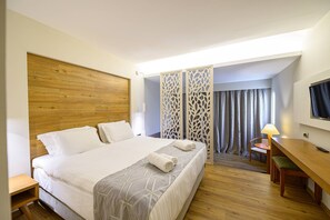 슈피리어룸, 발코니, 정원 전망 | 미니바, 객실 내 금고, 다리미/다리미판, 무료 유아용 침대