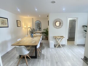 Dining - Modern 2-bedroom apartment with rooftop pool in central Marbella, 50m from the beach (Marbella)