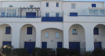 Quiet Area Near Beach – Cosy Duplex with Parking