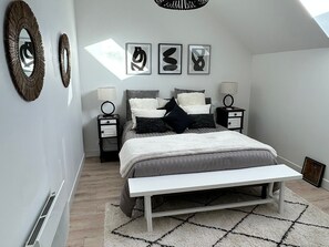 4 bedrooms, free WiFi, bed sheets