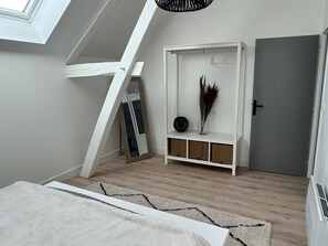 4 bedrooms, free WiFi, bed sheets