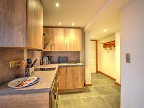 冷蔵庫、電子レンジ、食器洗い機