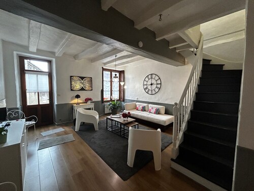 Charming House in Barrou: 2 Bedrooms, WiFi, Pet-Friendly, Near La Roche-Posay & Futuroscope