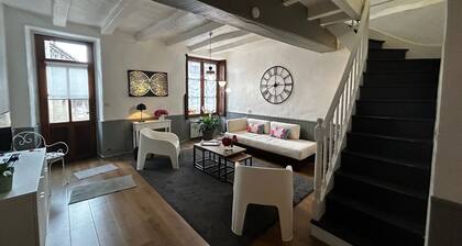 Charming House in Barrou: 2 Bedrooms, WiFi, Pet-Friendly, Near La Roche-Posay & Futuroscope