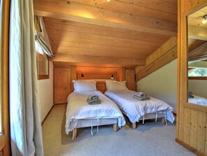 4 bedrooms, WiFi - Spacious apartment in Morzine, 8 pers., WiFi, balcony, near cable car (Morzine)