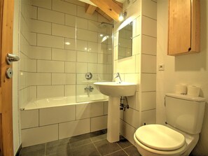 Bathroom - Spacious apartment in Morzine, 8 pers., WiFi, balcony, near cable car (Morzine)