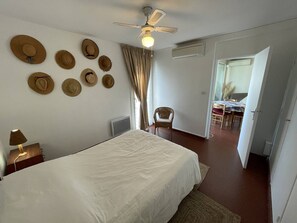2 bedrooms