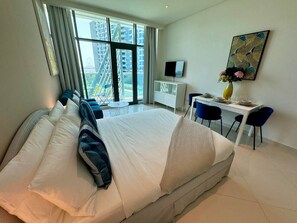 1 Schlafzimmer, Schreibtisch, Bügeleisen/Bügelbrett, Reisekinderbett