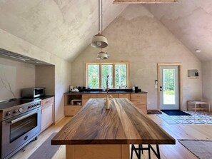 Køleskab, ovn, kogeplade, opvaskemaskine