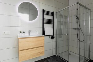 Hårtork och handdukar