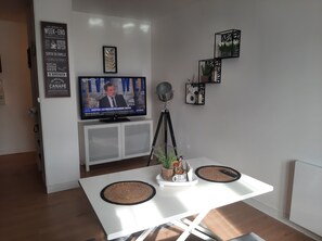 Interior - Appartement à Ouistreham de 34 m2 Lumineux 600 m de la Mer, 200 m des Commerces (Ouistreham)